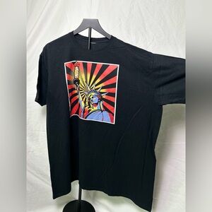 Black Graphic T-Shirt with Statue of Liberty Design